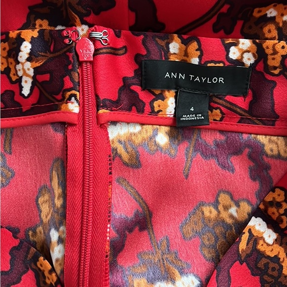 Women size small printed red Christmas season satin a line skirt - Picture 6 of 7